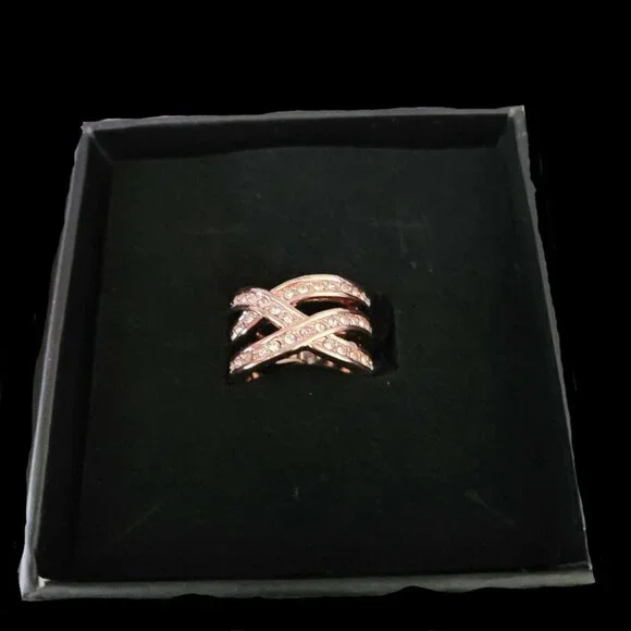 Cate & Chloe Nicole "Victorious" Criss Cross Ring Rose Gold CZ Costume Jewelry 6 - Picture 3 of 7
